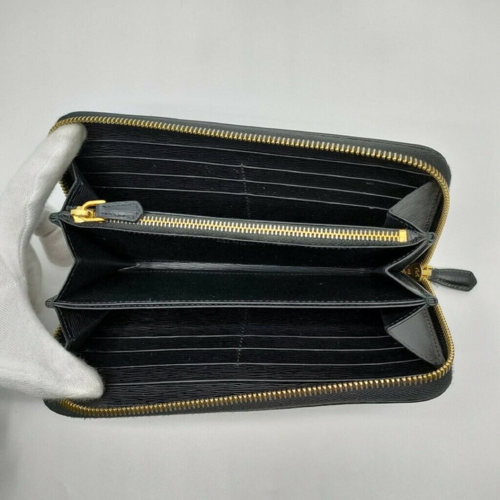 100% Authentic Prada Zippy Black Nylon Wallet - Picture 5 of 10